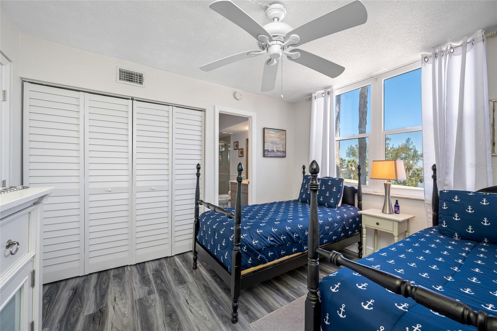 Image 24 of 42 For 5701 Bahia Del Mar Circle 408