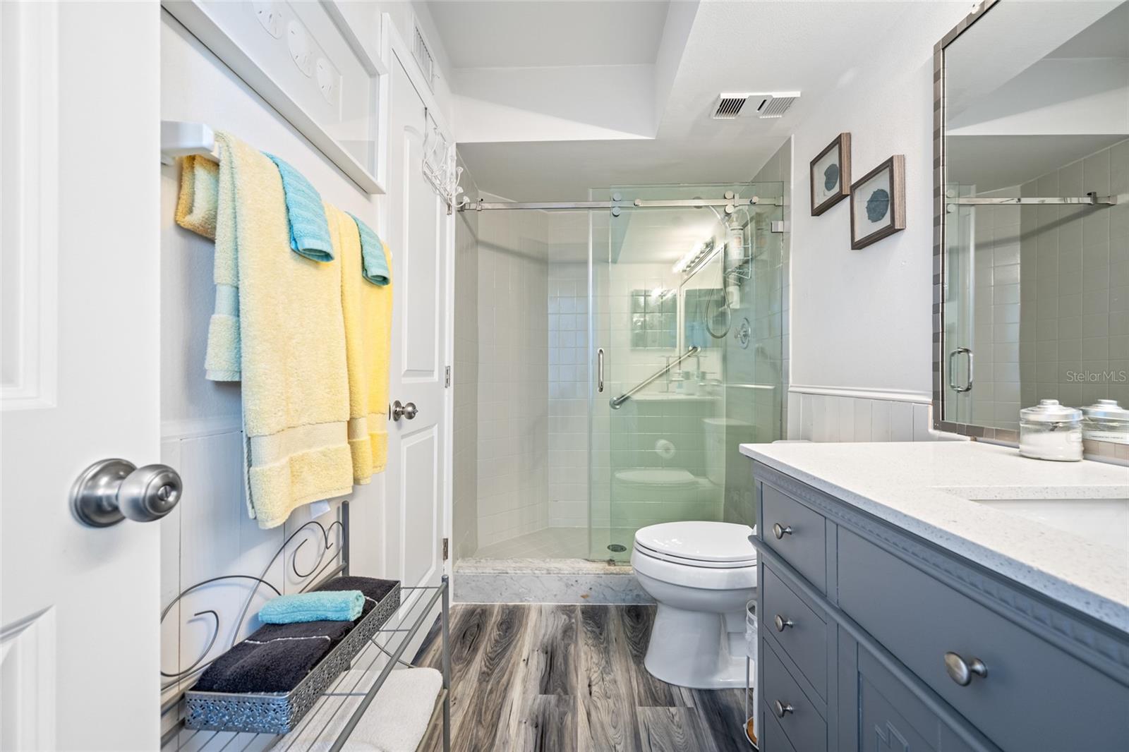 Image 26 of 42 For 5701 Bahia Del Mar Circle 408