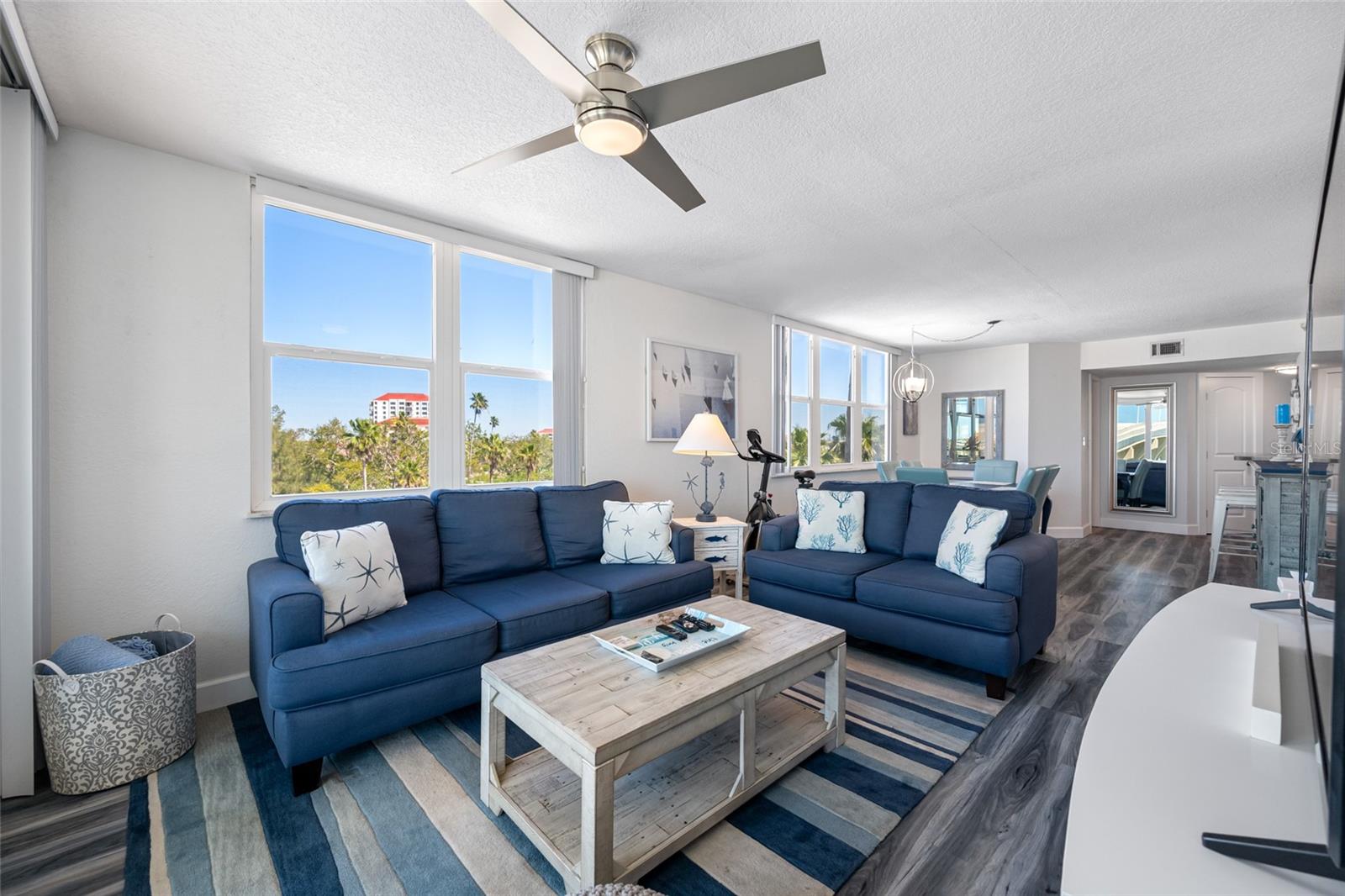 Image 6 of 42 For 5701 Bahia Del Mar Circle 408