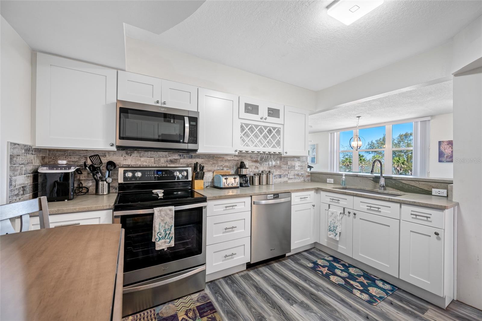 Image 9 of 42 For 5701 Bahia Del Mar Circle 408