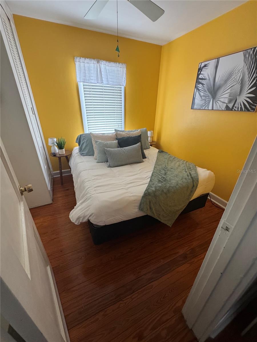 Image 10 of 21 For 2907 Clinton Street S