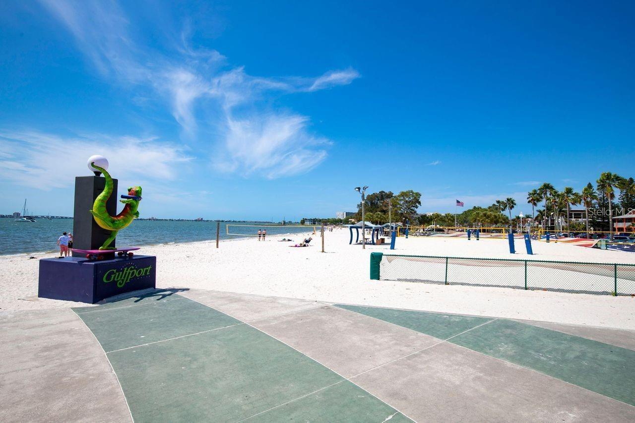 Image 18 of 21 For 2907 Clinton Street S