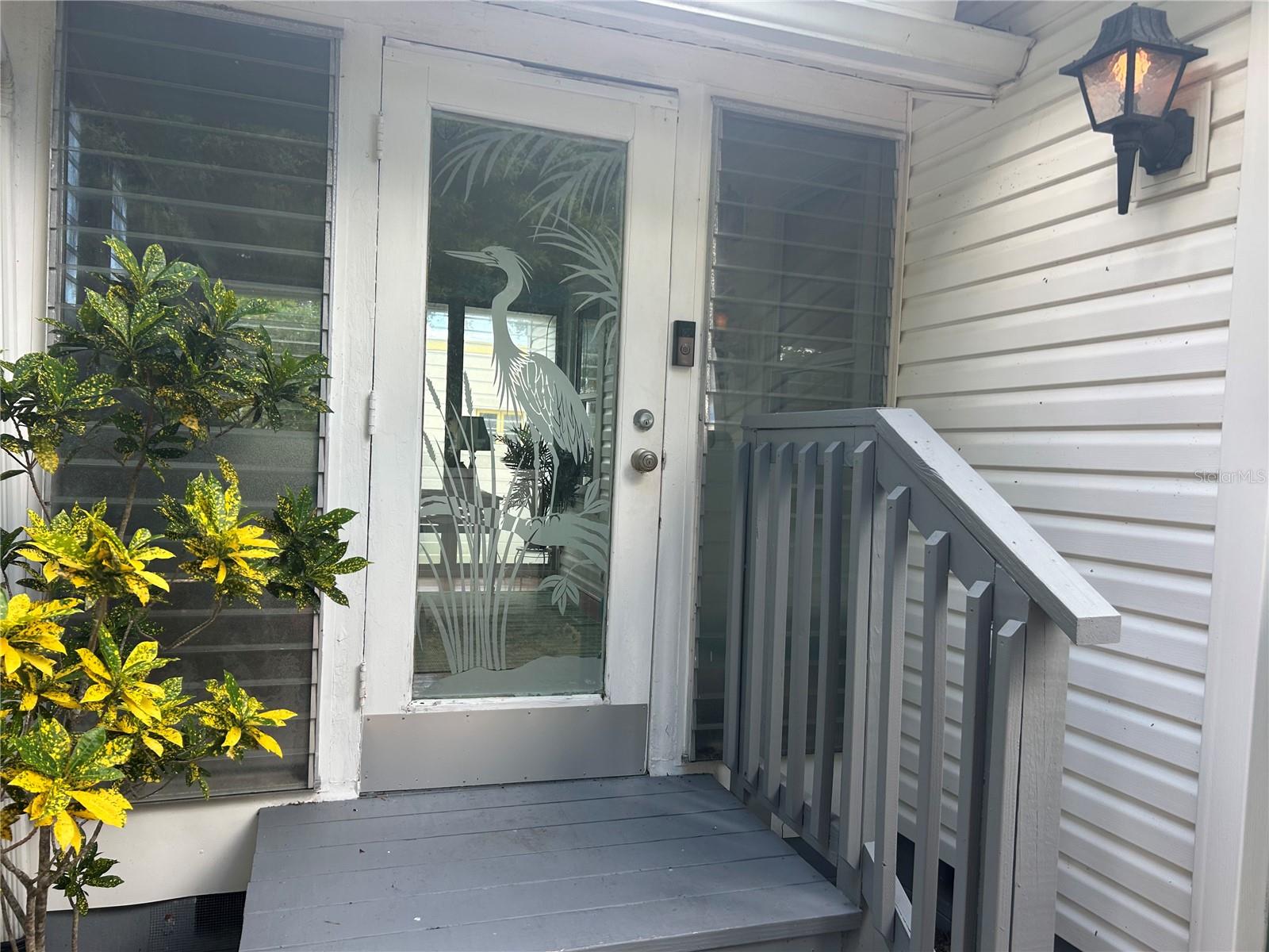 Image 5 of 21 For 2907 Clinton Street S