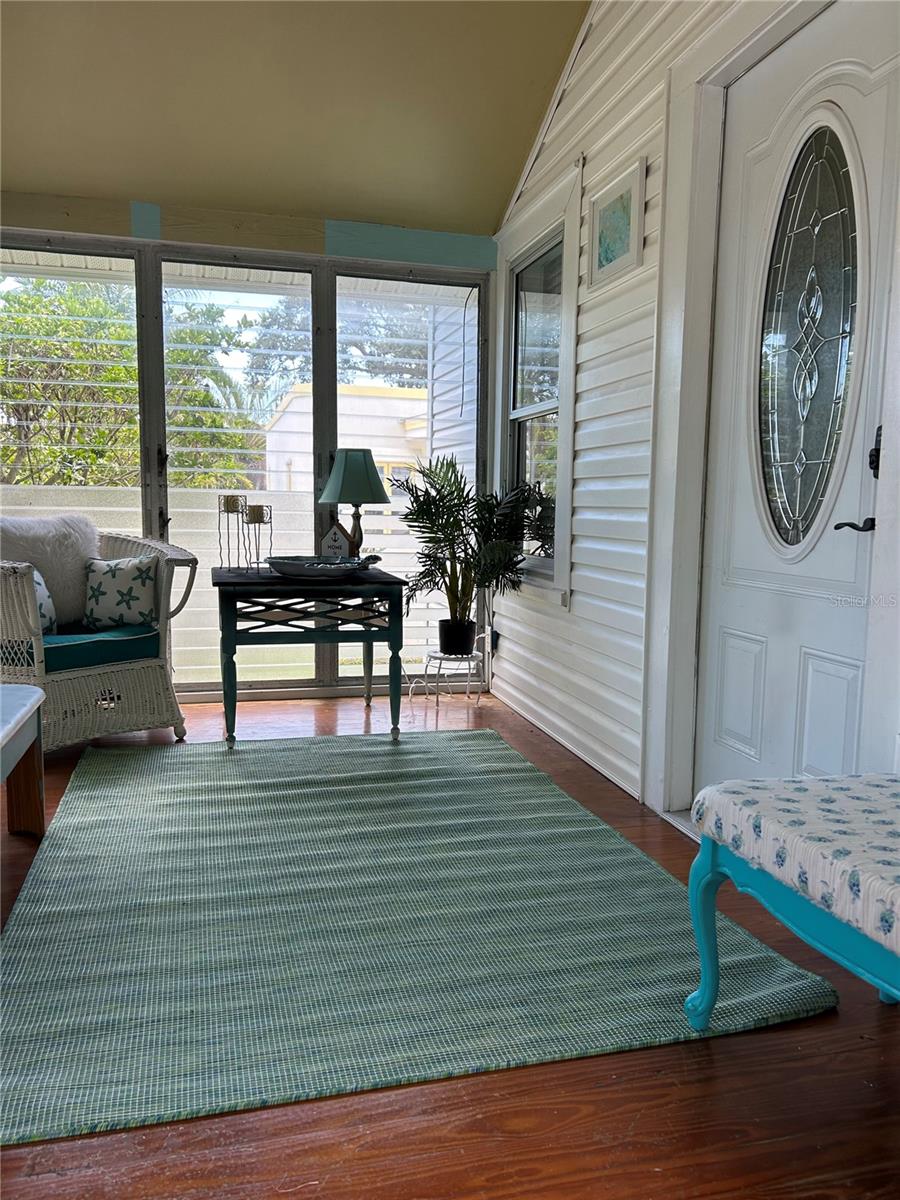 Image 6 of 21 For 2907 Clinton Street S