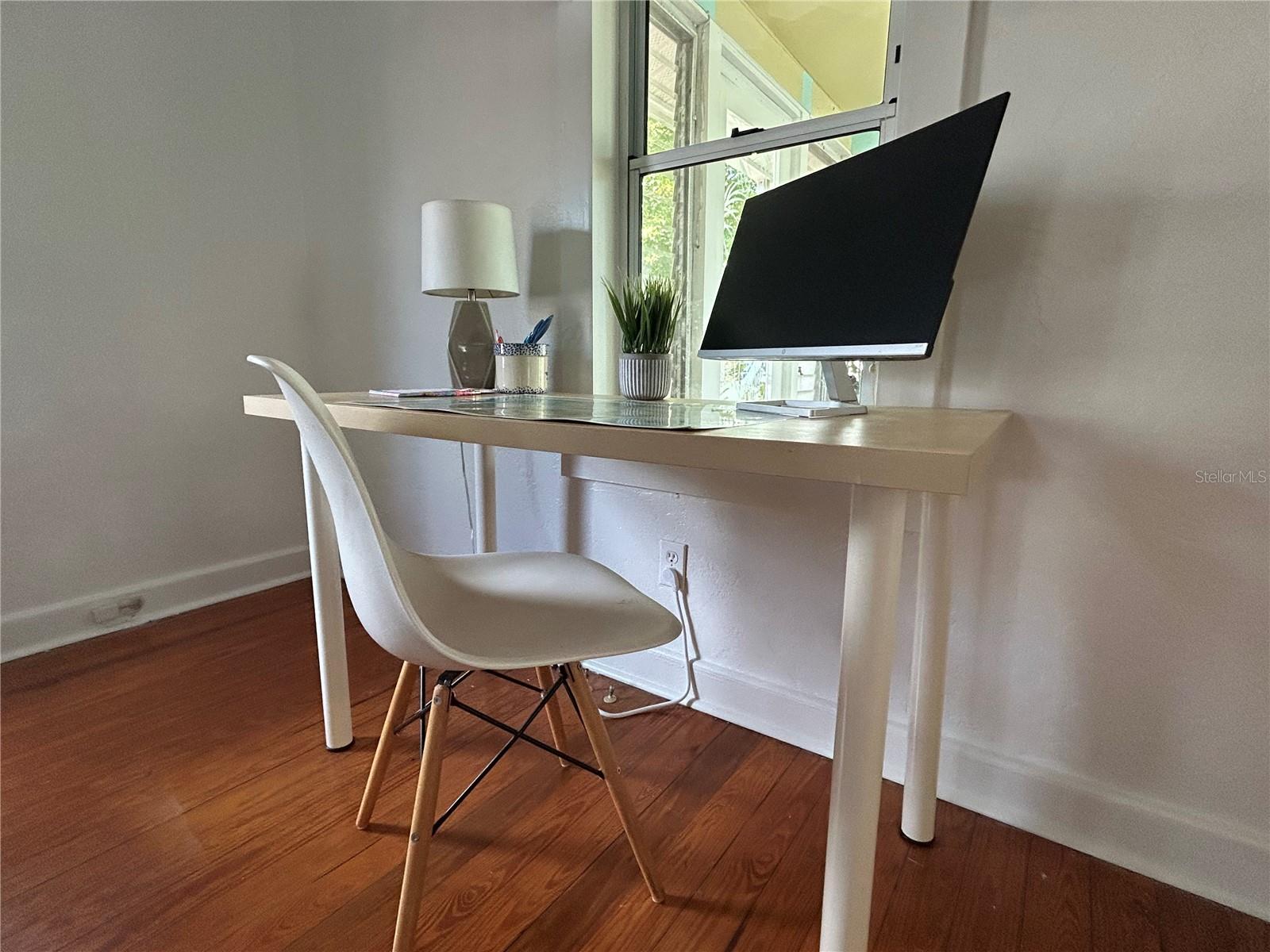 Image 9 of 21 For 2907 Clinton Street S