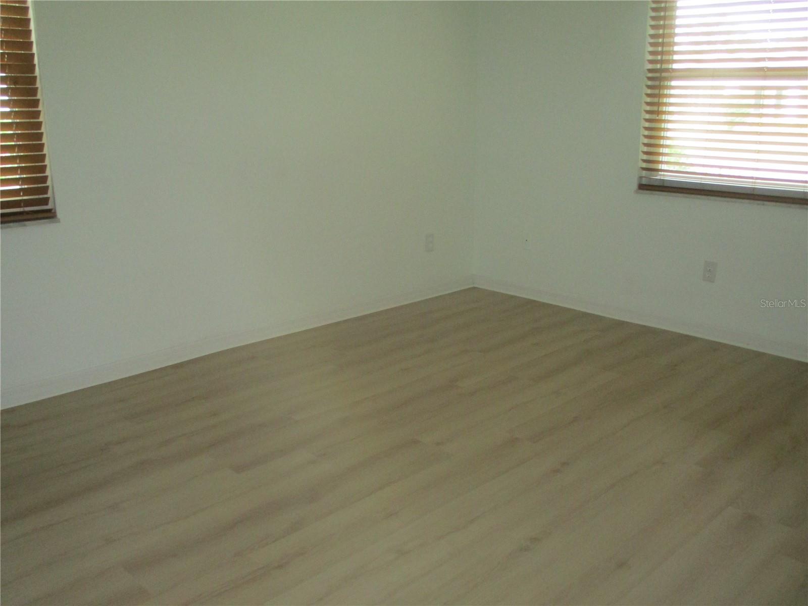 Image 10 of 19 For 511 Finsbury Circle B