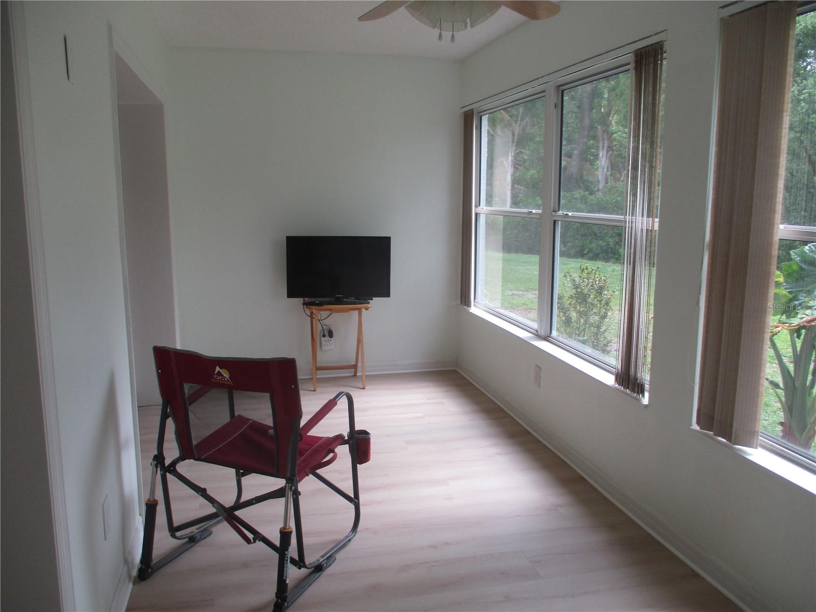 Image 15 of 19 For 511 Finsbury Circle B