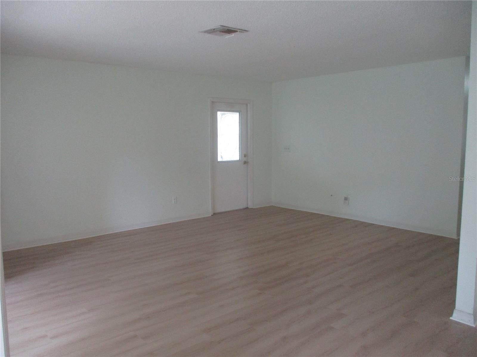 Image 3 of 19 For 511 Finsbury Circle B