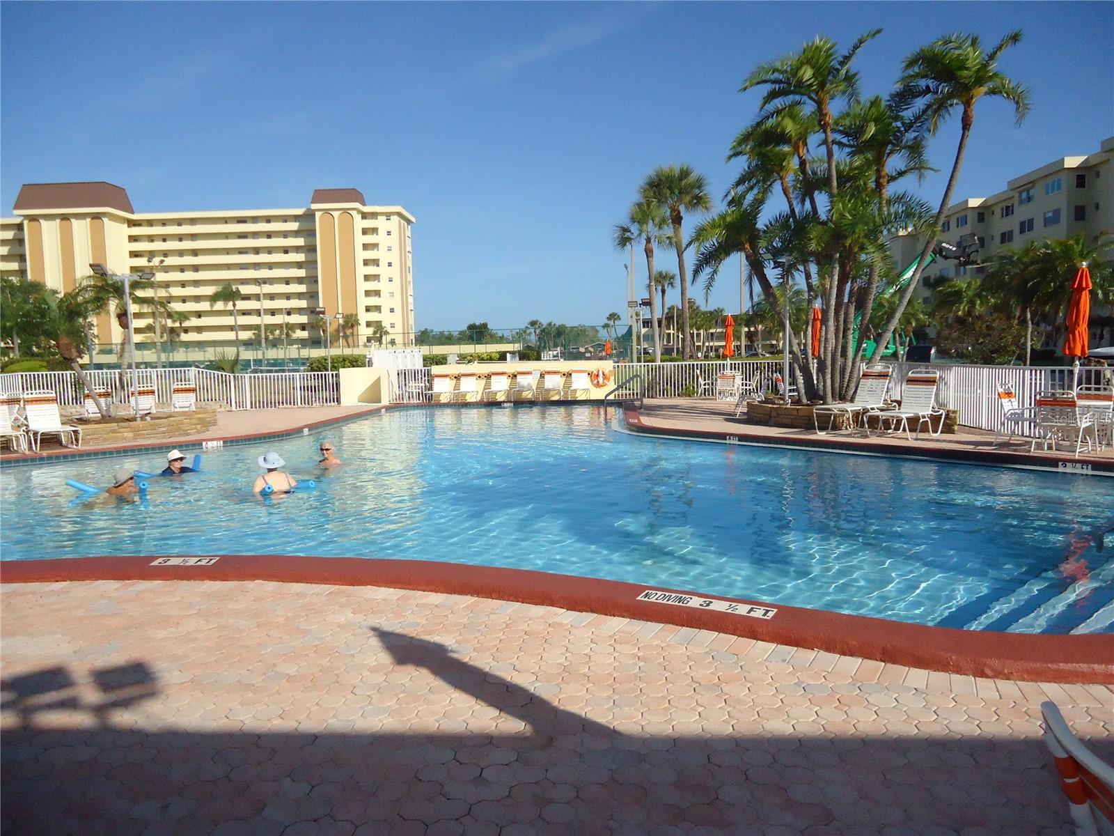 Image 10 of 20 For 4550 Cove Circle 405