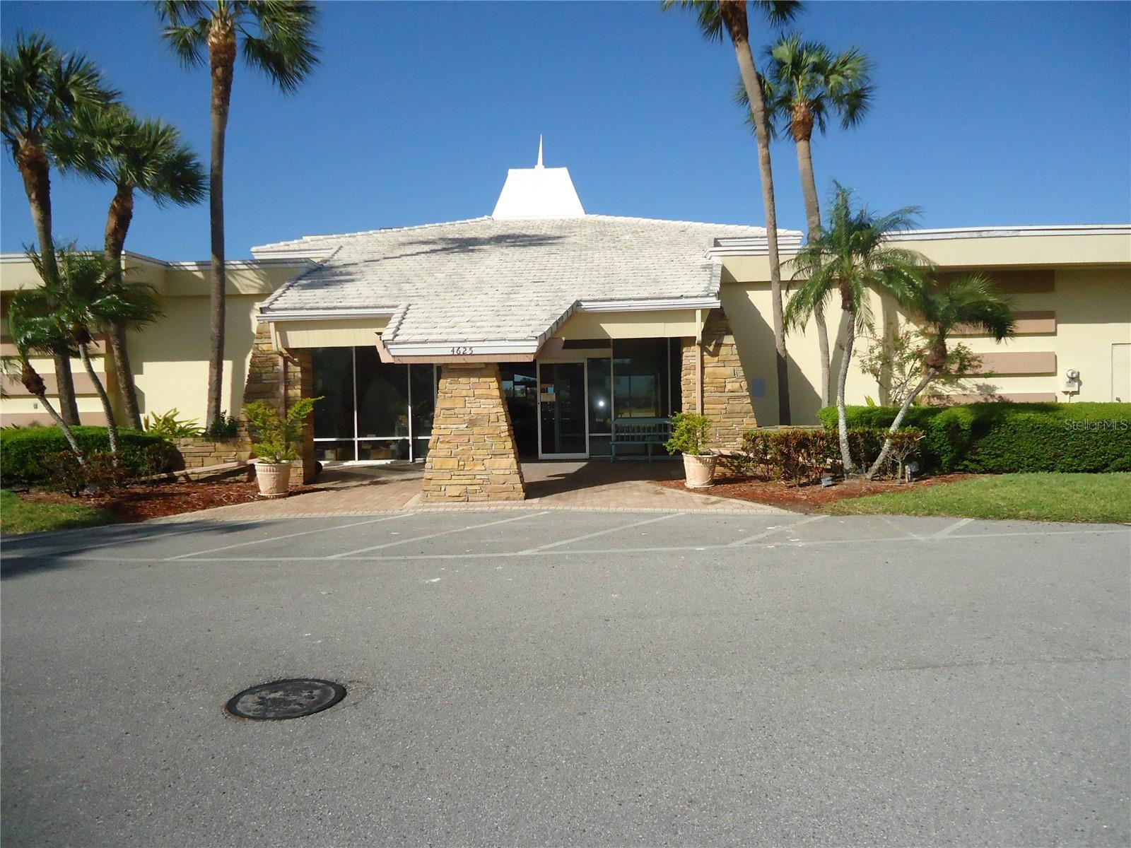 Image 12 of 20 For 4550 Cove Circle 405