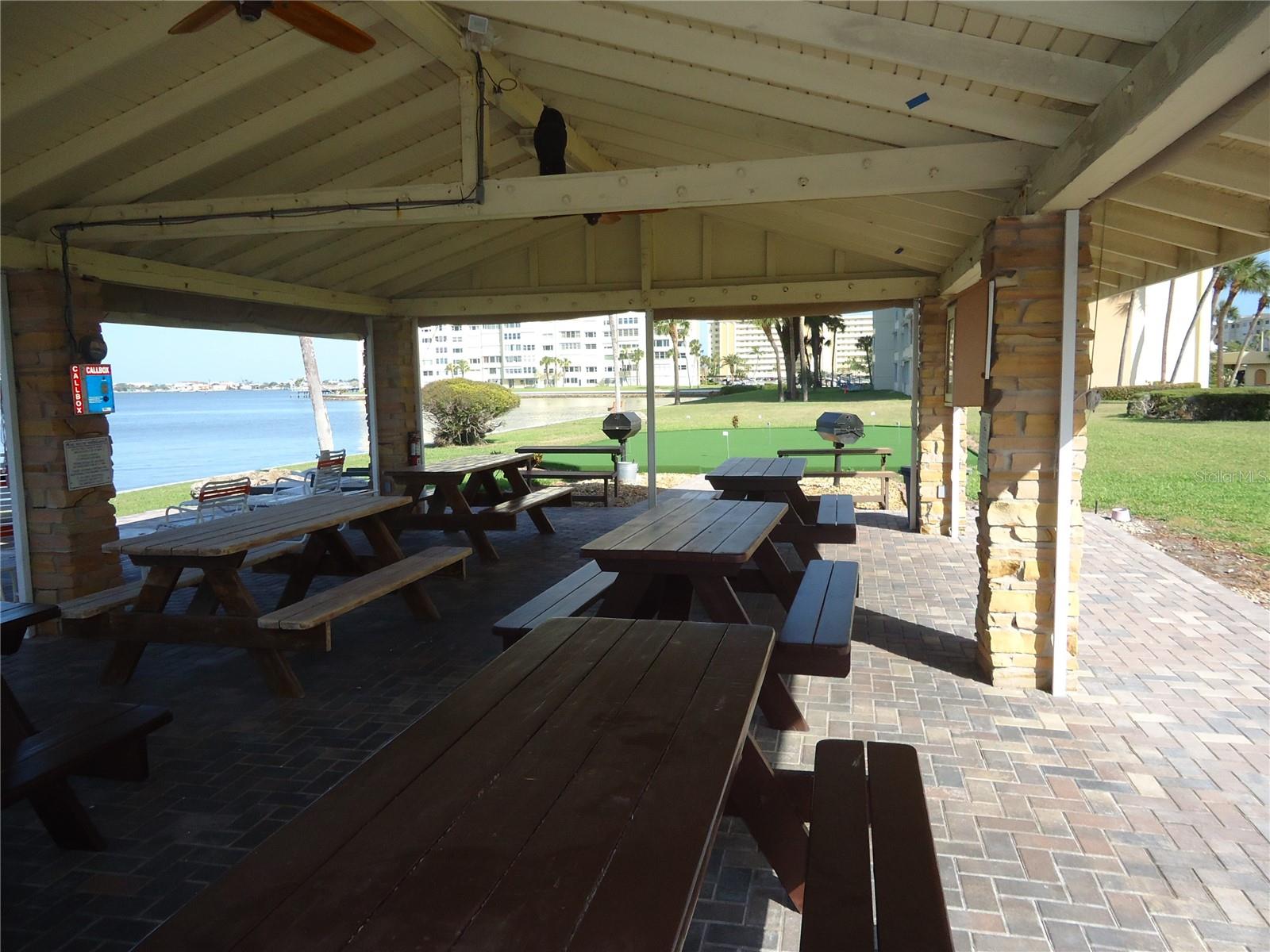 Image 17 of 20 For 4550 Cove Circle 405