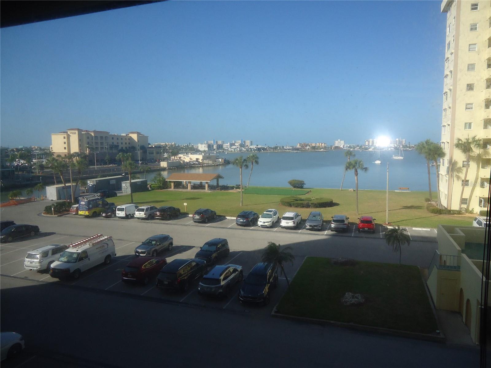 Image 3 of 20 For 4550 Cove Circle 405