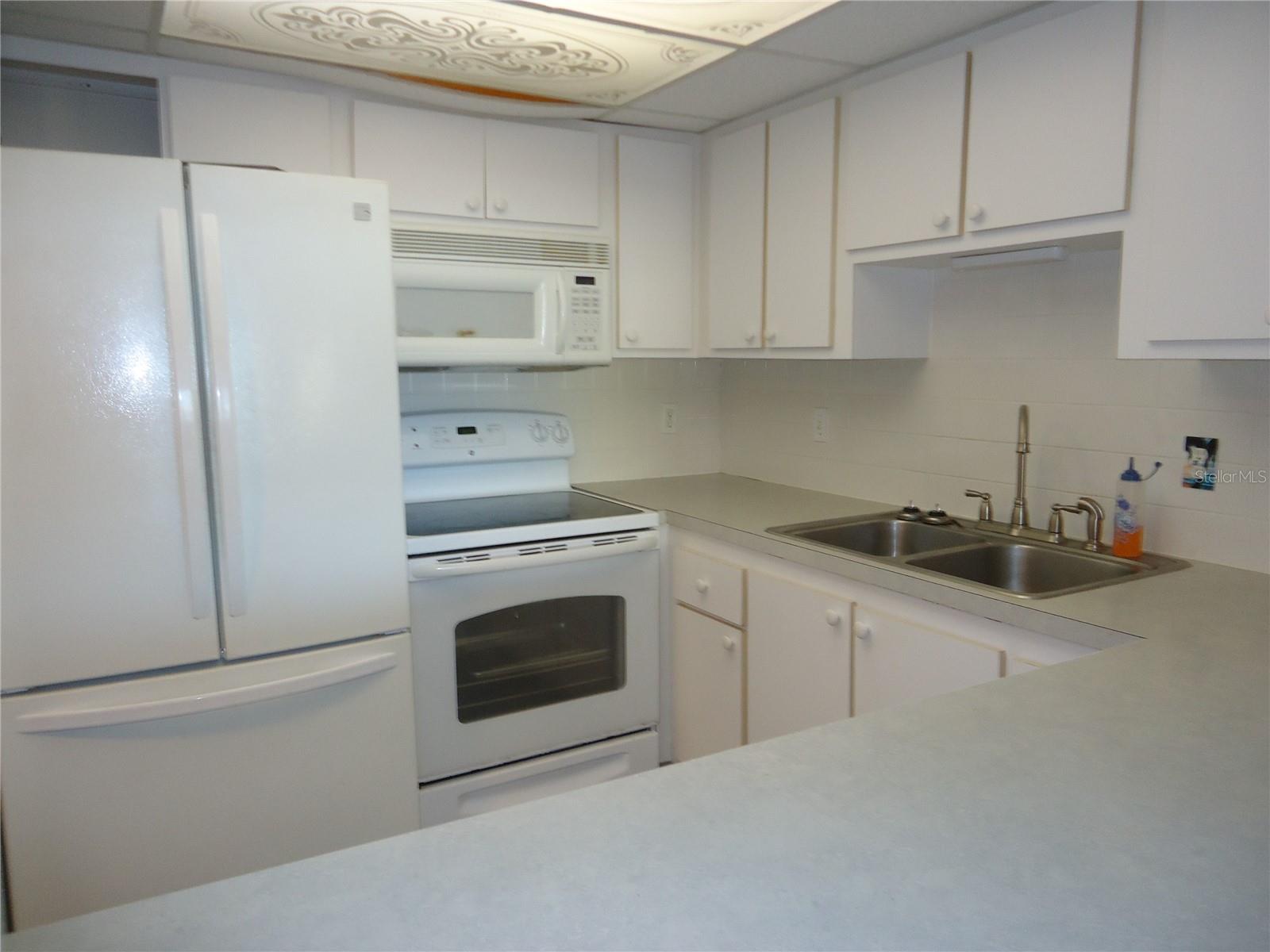 Image 4 of 20 For 4550 Cove Circle 405