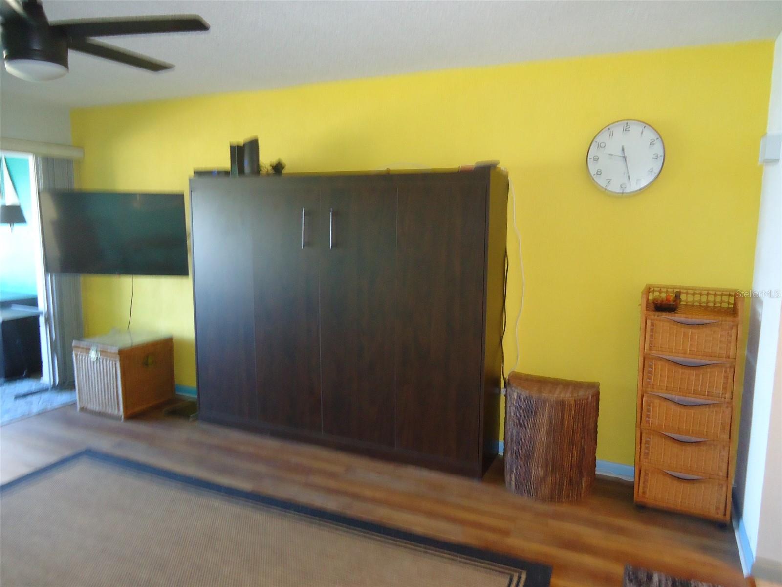 Image 5 of 20 For 4550 Cove Circle 405