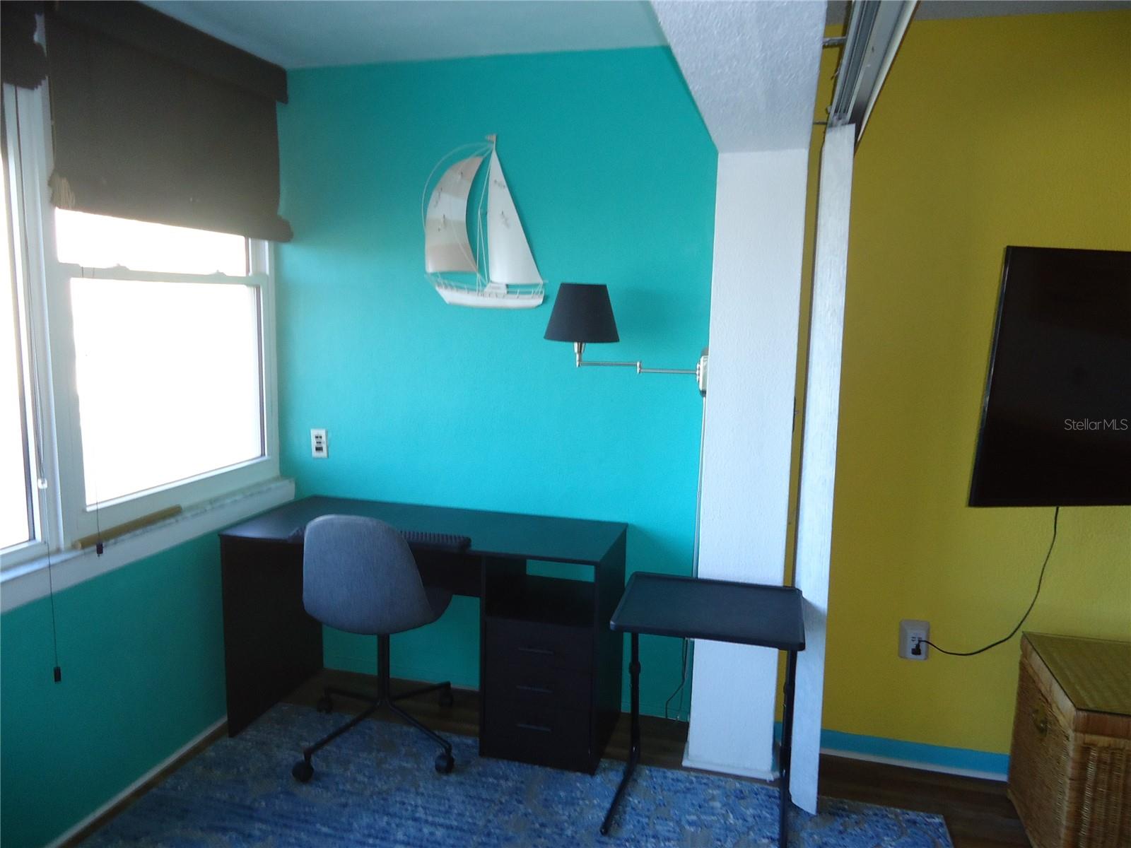 Image 7 of 20 For 4550 Cove Circle 405