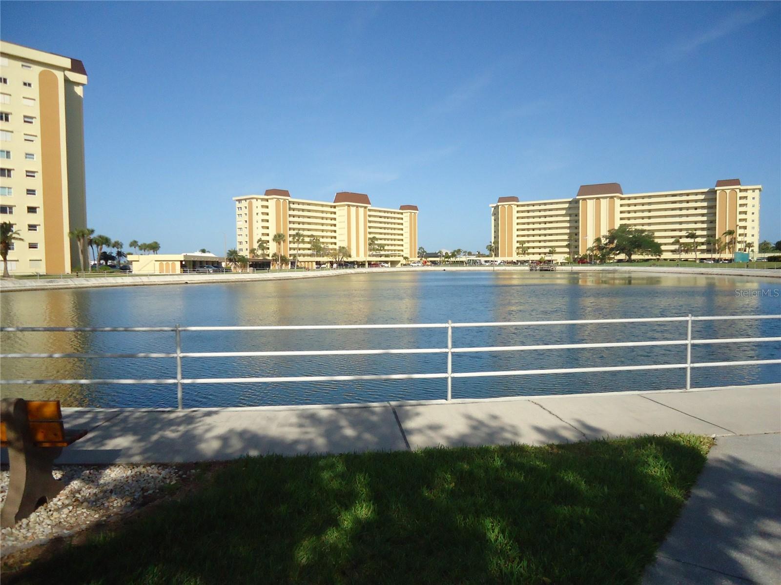 Image 9 of 20 For 4550 Cove Circle 405