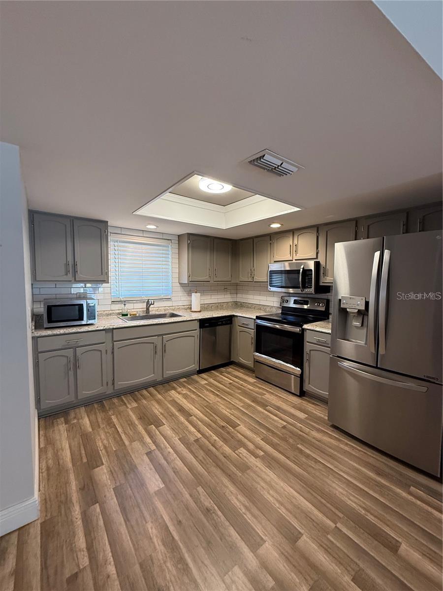 Image 13 of 38 For 1200 Abbey Crescent Lane