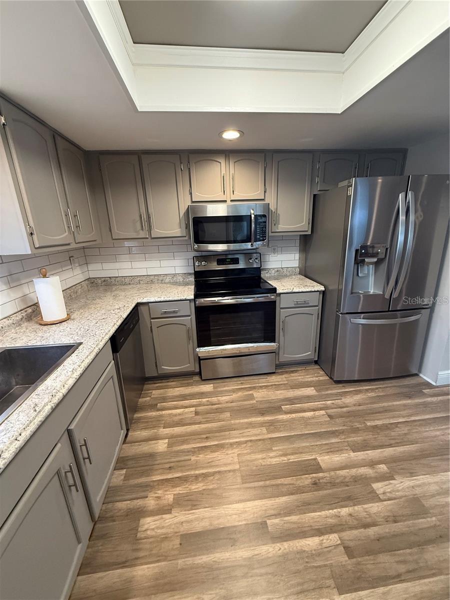 Image 14 of 38 For 1200 Abbey Crescent Lane