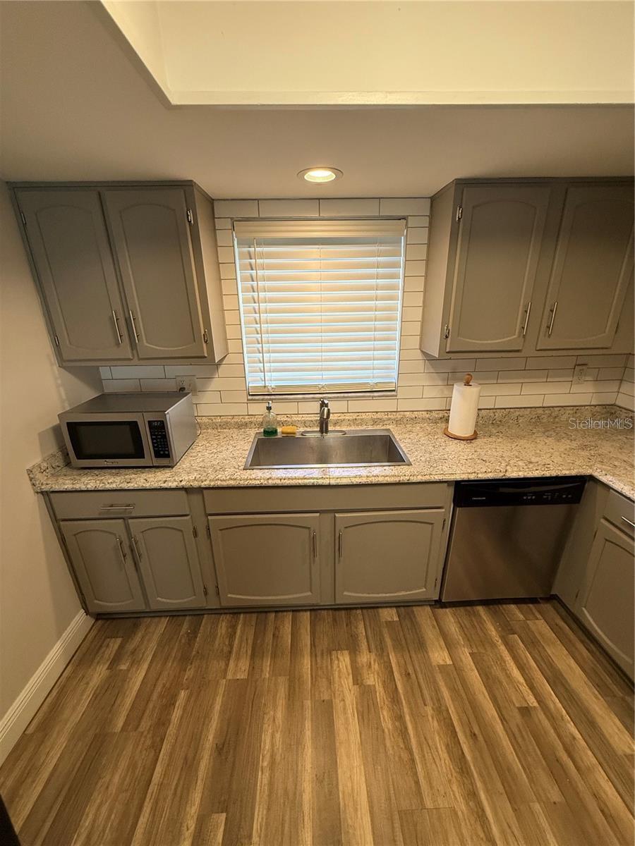 Image 15 of 38 For 1200 Abbey Crescent Lane