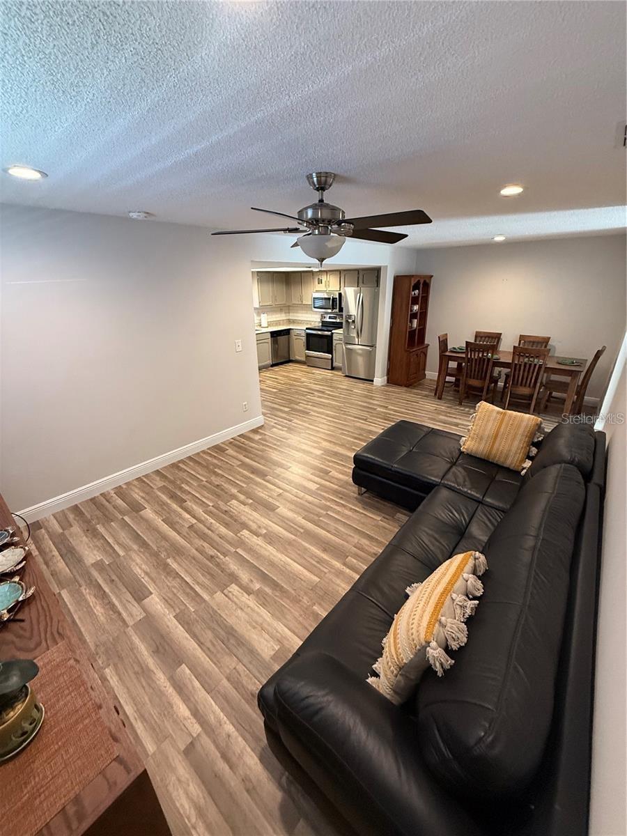 Image 20 of 38 For 1200 Abbey Crescent Lane