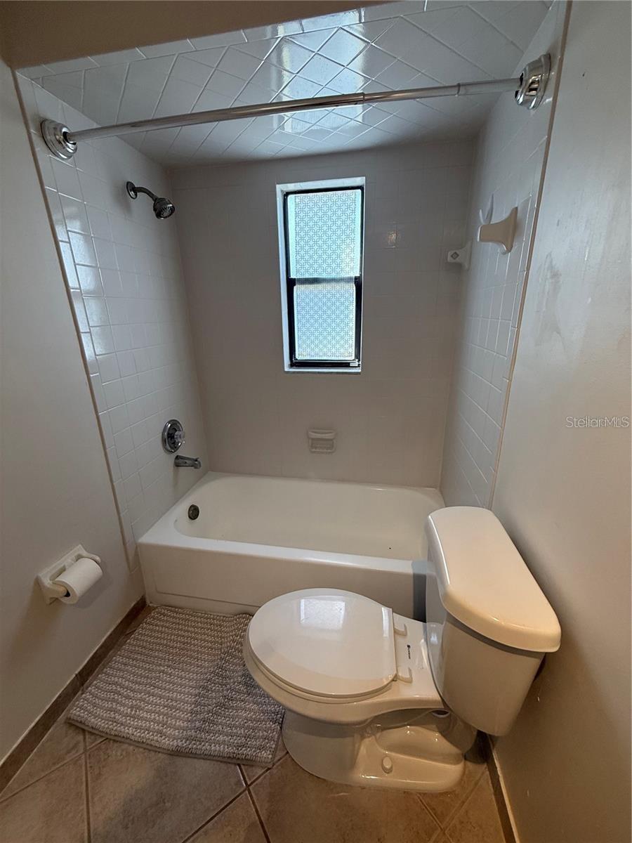 Image 30 of 38 For 1200 Abbey Crescent Lane