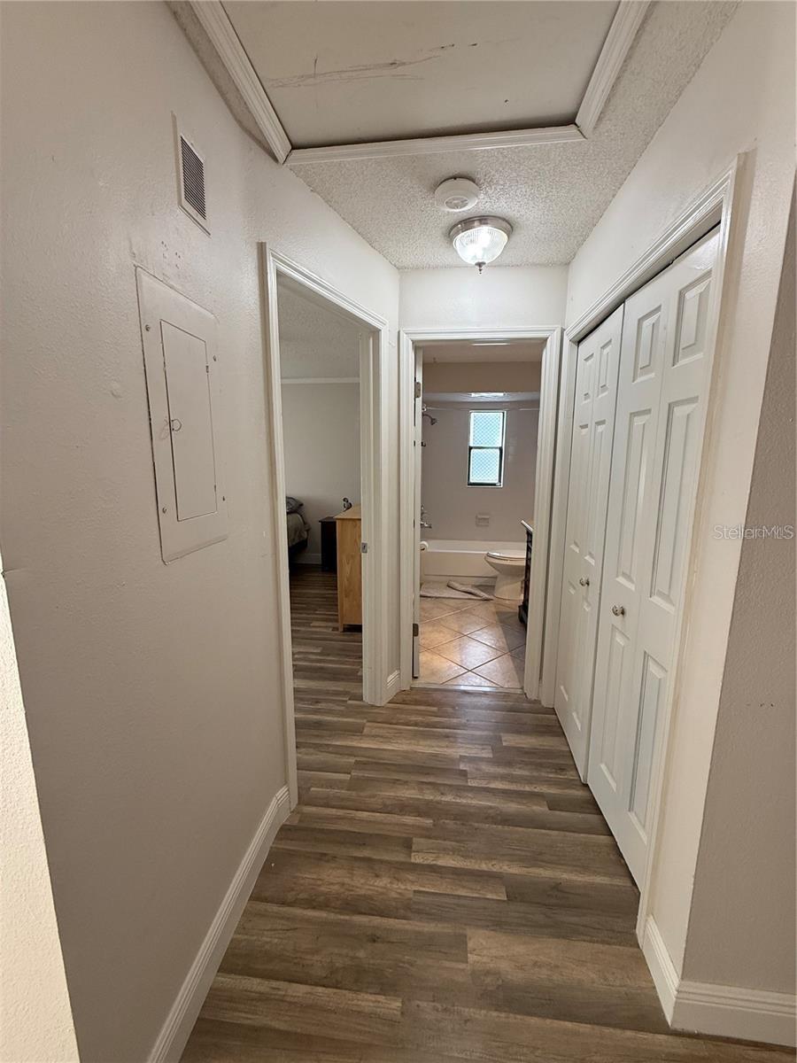 Image 5 of 38 For 1200 Abbey Crescent Lane