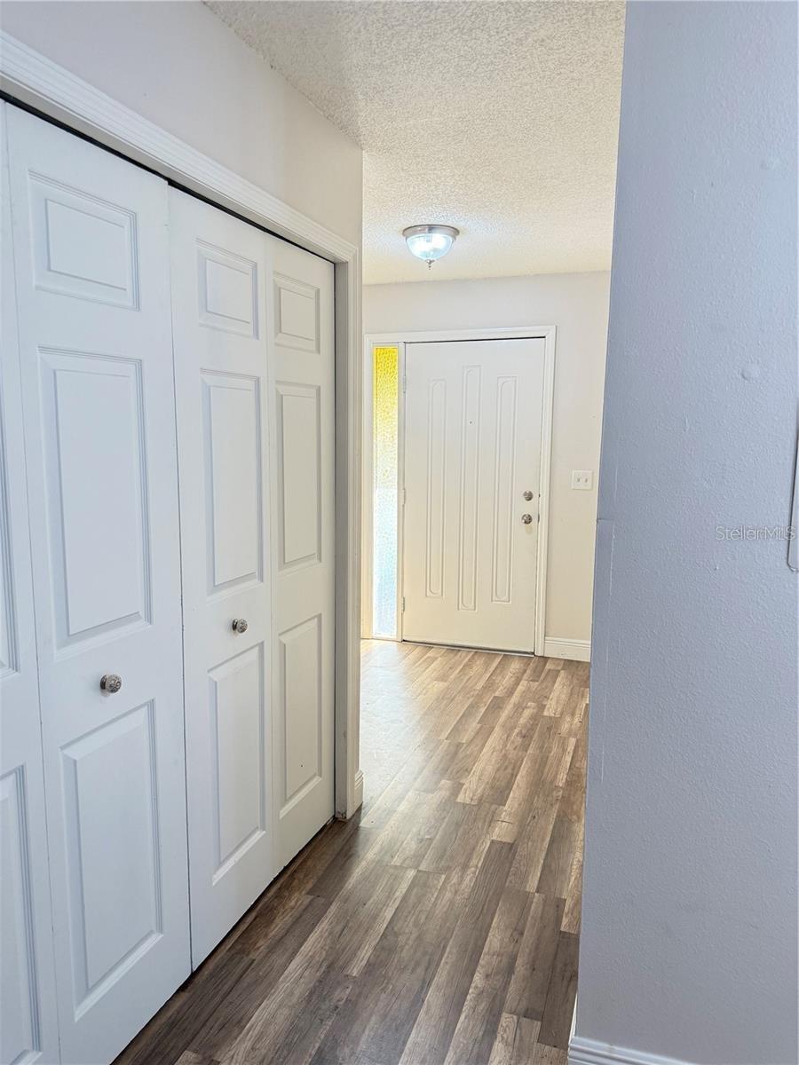 Image 6 of 38 For 1200 Abbey Crescent Lane