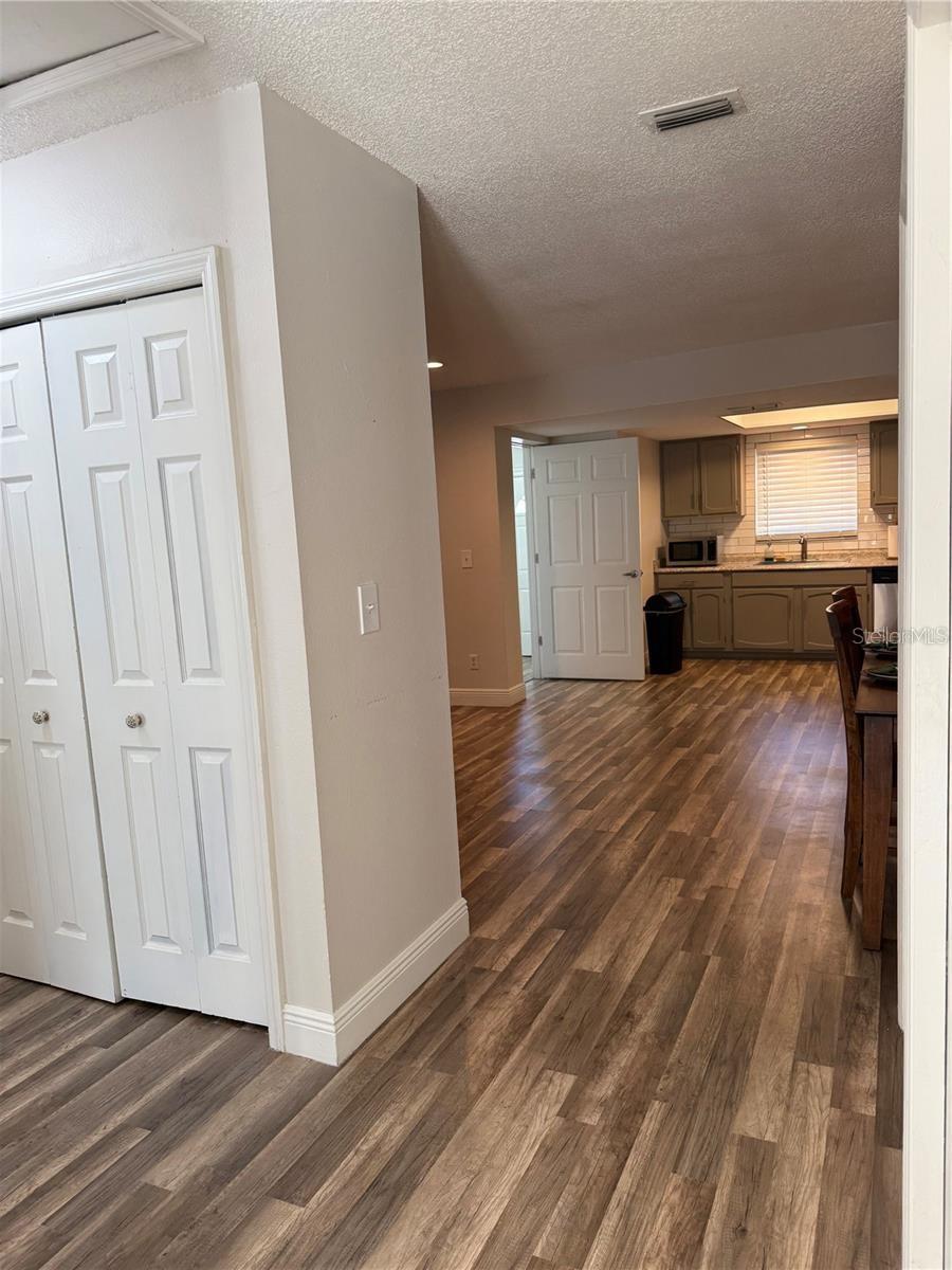 Image 8 of 38 For 1200 Abbey Crescent Lane