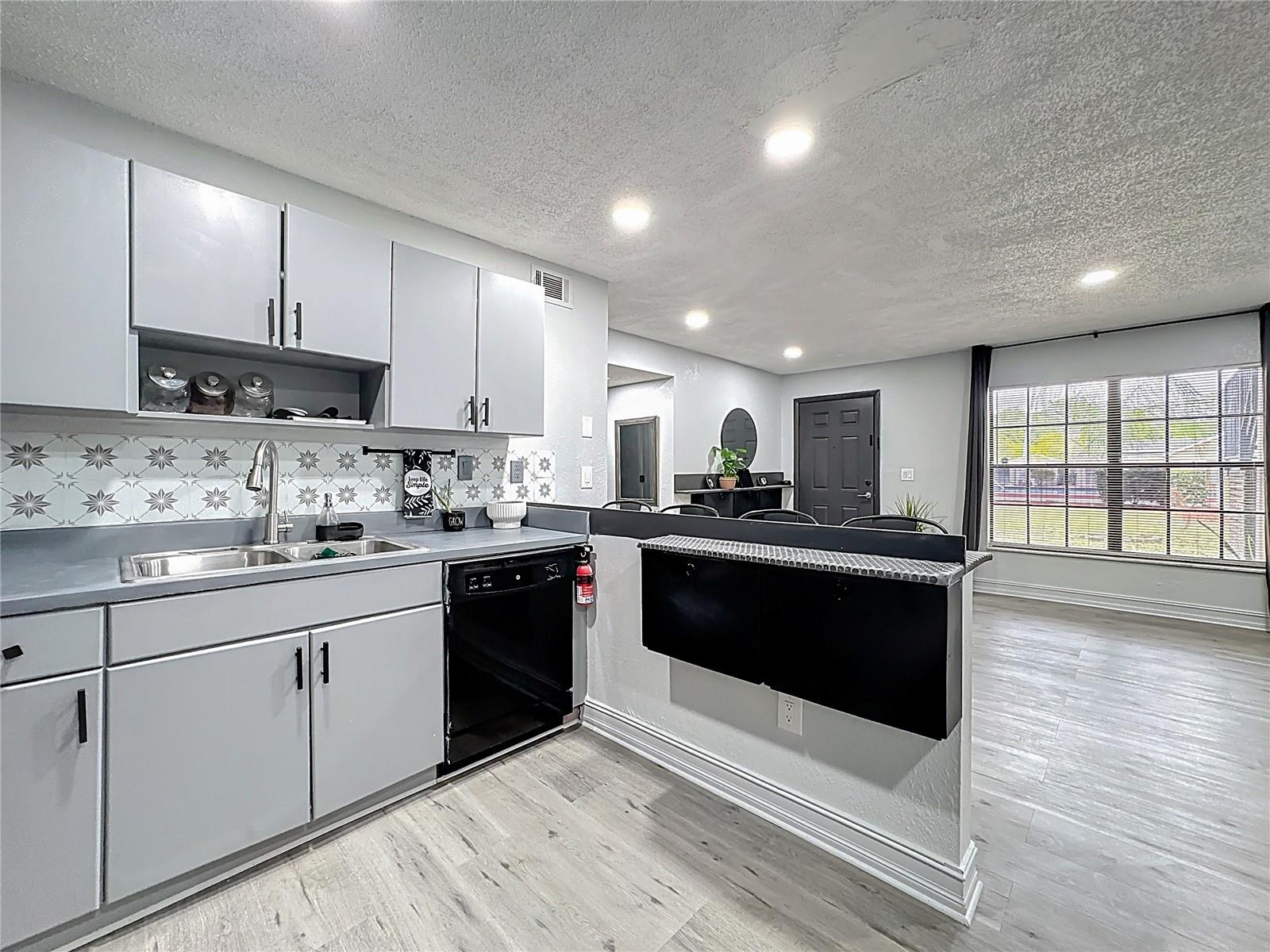 Image 6 of 26 For 21027 Voyager Boulevard 3