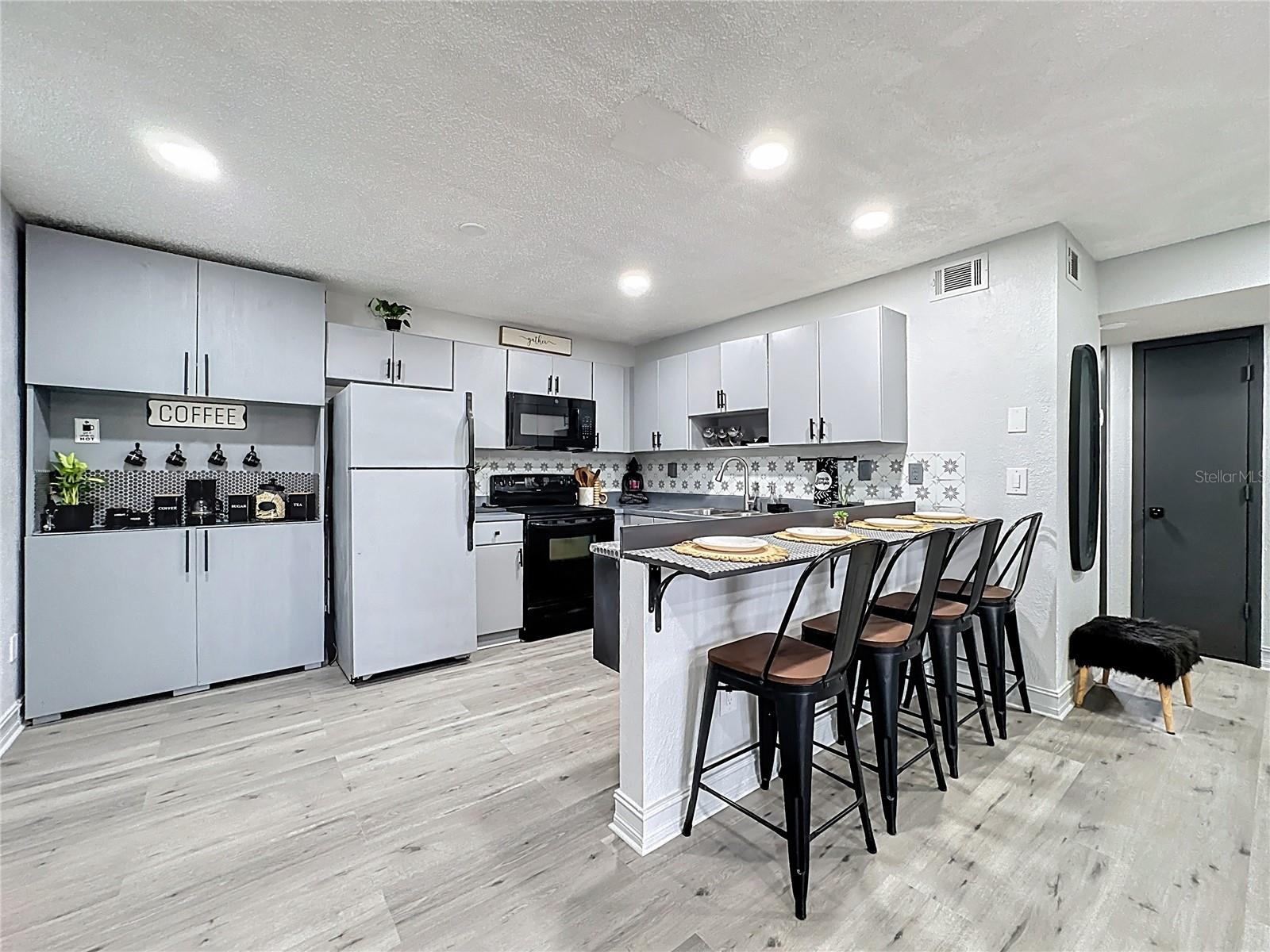 Image 8 of 26 For 21027 Voyager Boulevard 3