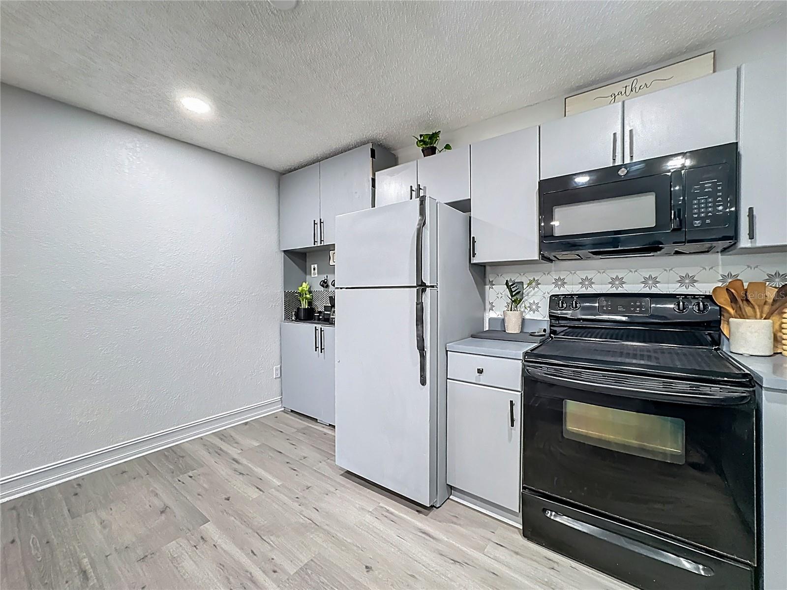 Image 9 of 26 For 21027 Voyager Boulevard 3