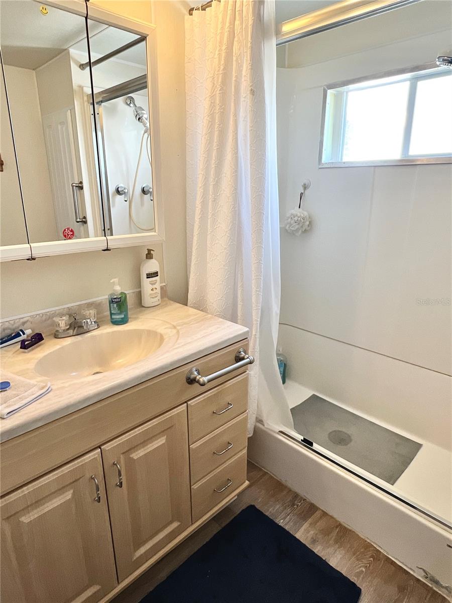 Image 12 of 16 For 7181 Mount Hawthorne Road Ne 590