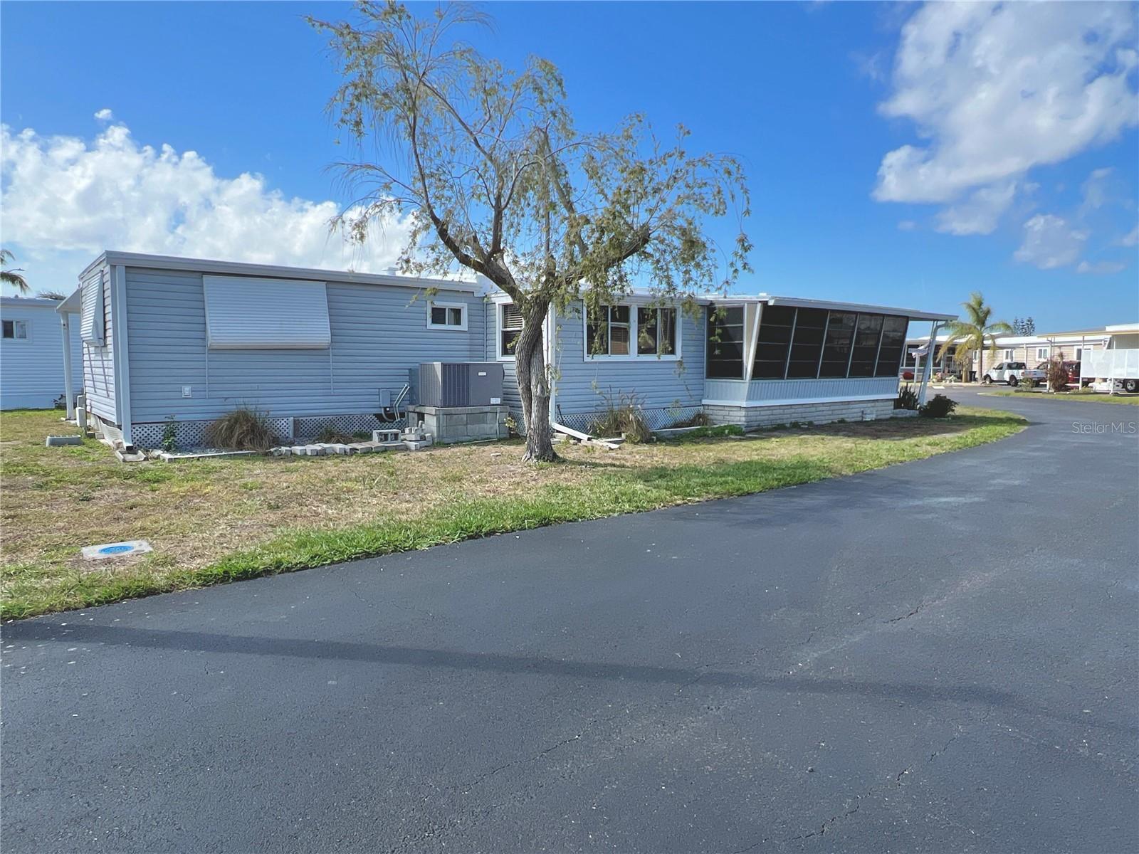 Image 15 of 16 For 7181 Mount Hawthorne Road Ne 590