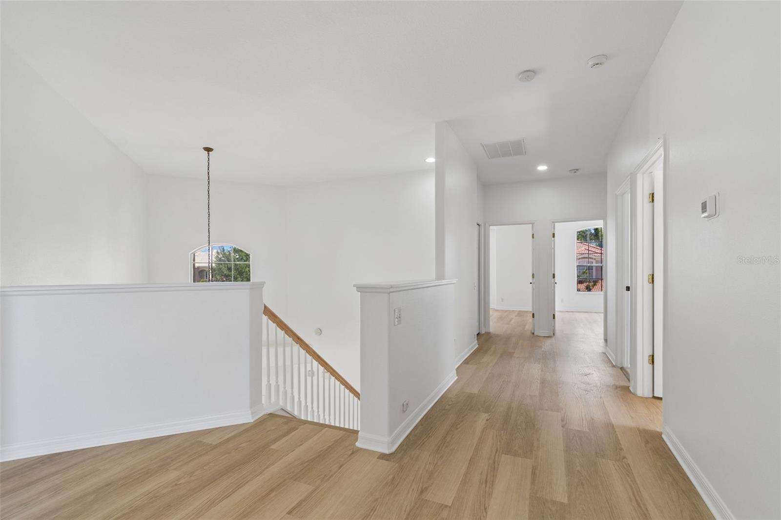 Listing photo id 26 for 2300 Hannah Way S