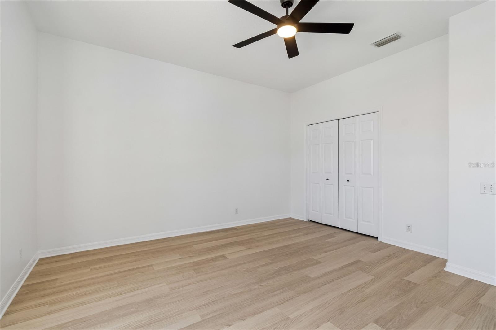 Listing photo id 30 for 2300 Hannah Way S