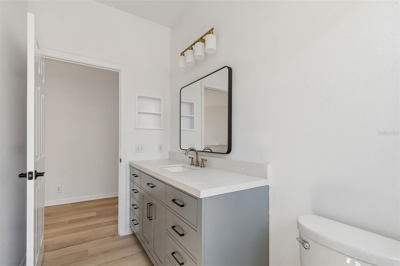 Listing photo id 38 for 2300 Hannah Way S