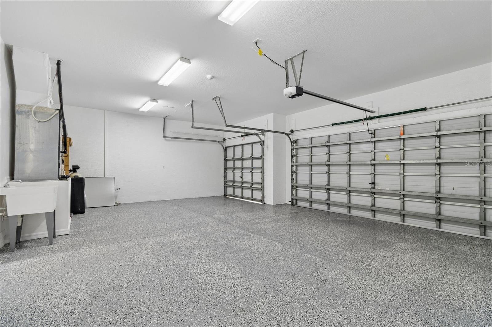 Listing photo id 41 for 2300 Hannah Way S