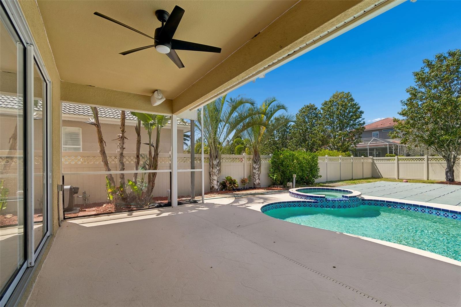 Listing photo id 42 for 2300 Hannah Way S