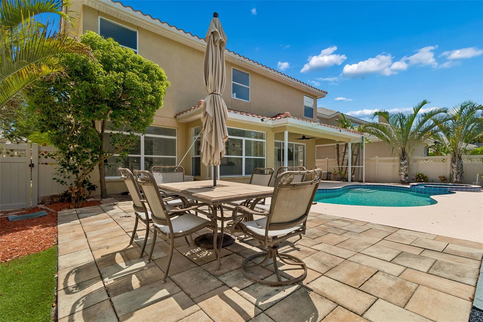 Listing photo id 44 for 2300 Hannah Way S