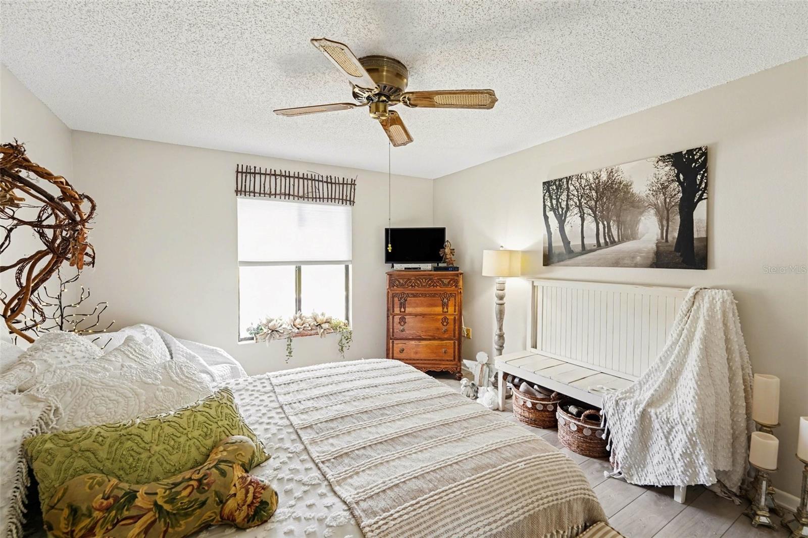 Image 12 of 29 For 1870 Pine Ridge Way W D2