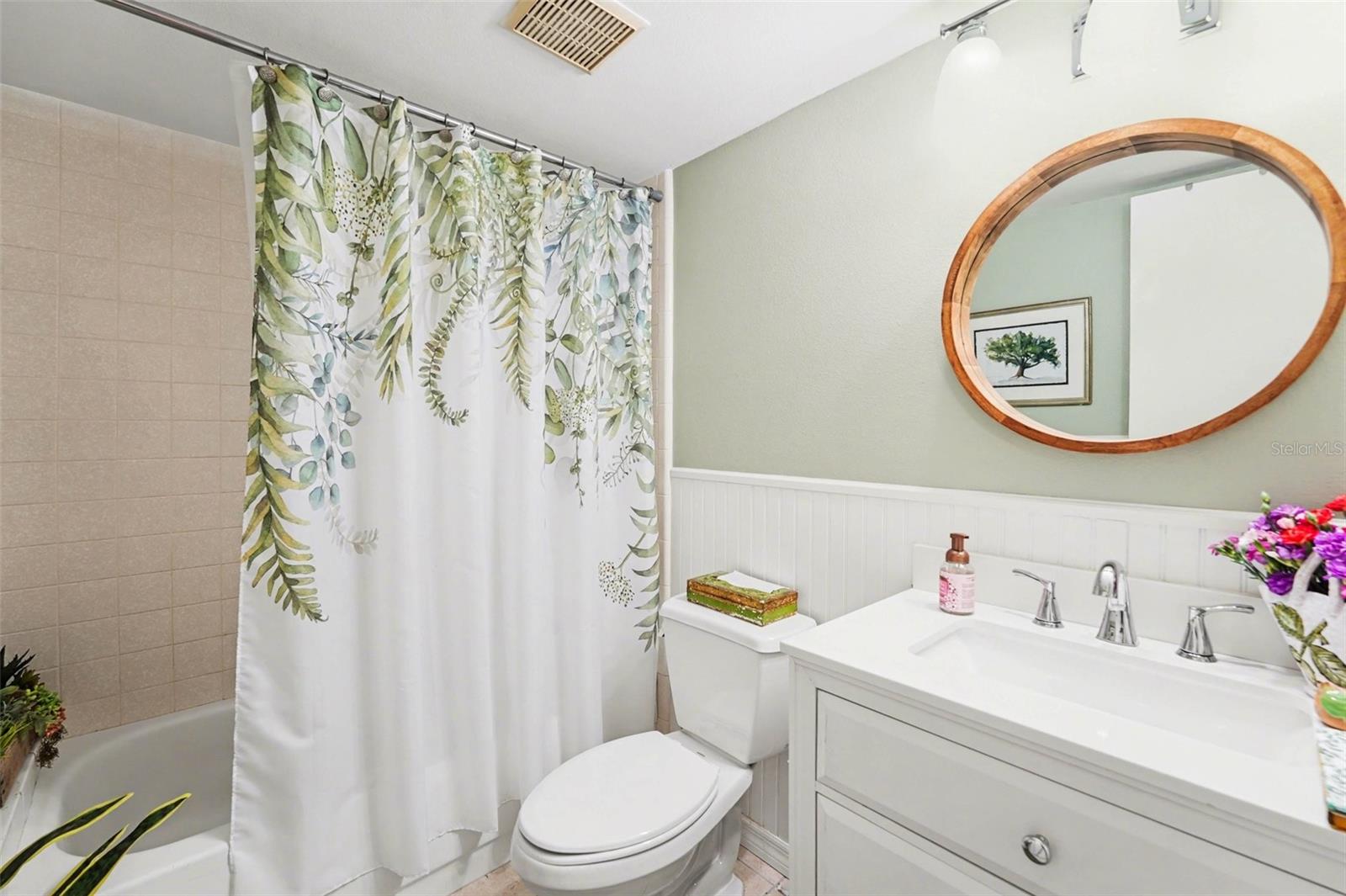 Image 15 of 29 For 1870 Pine Ridge Way W D2