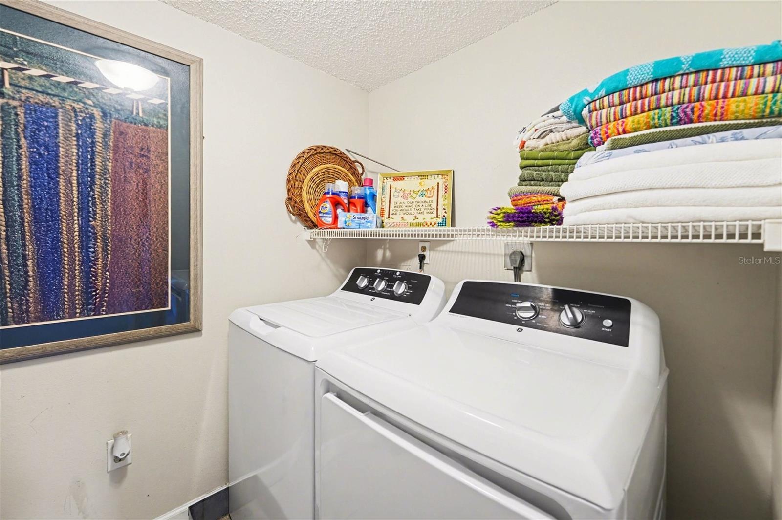 Image 17 of 29 For 1870 Pine Ridge Way W D2