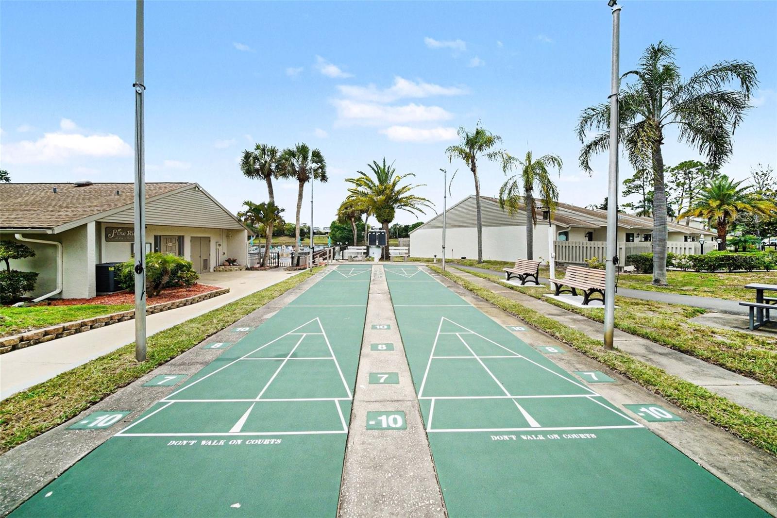 Image 23 of 29 For 1870 Pine Ridge Way W D2