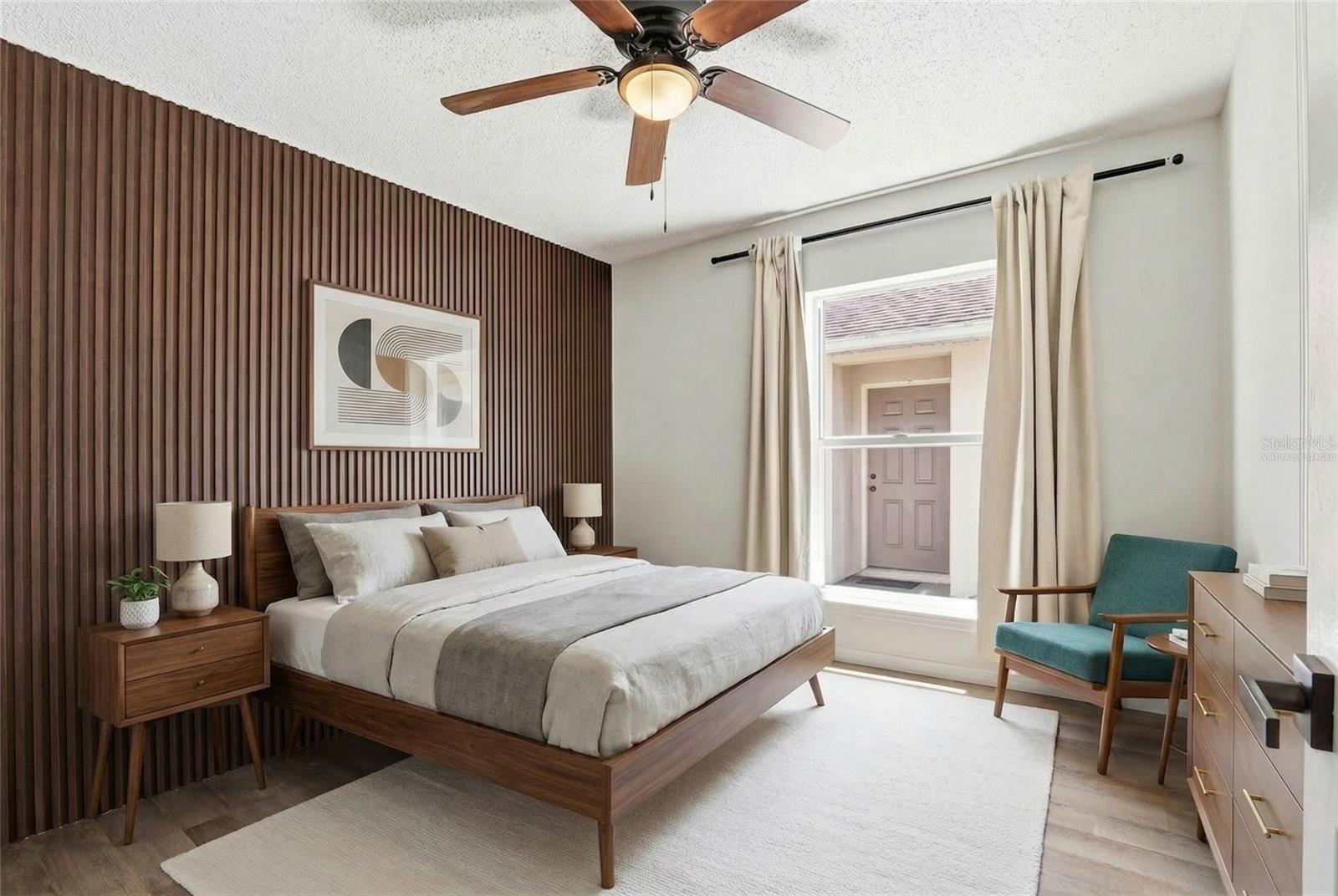 Listing photo id 18 for 5916 Lake Front Drive