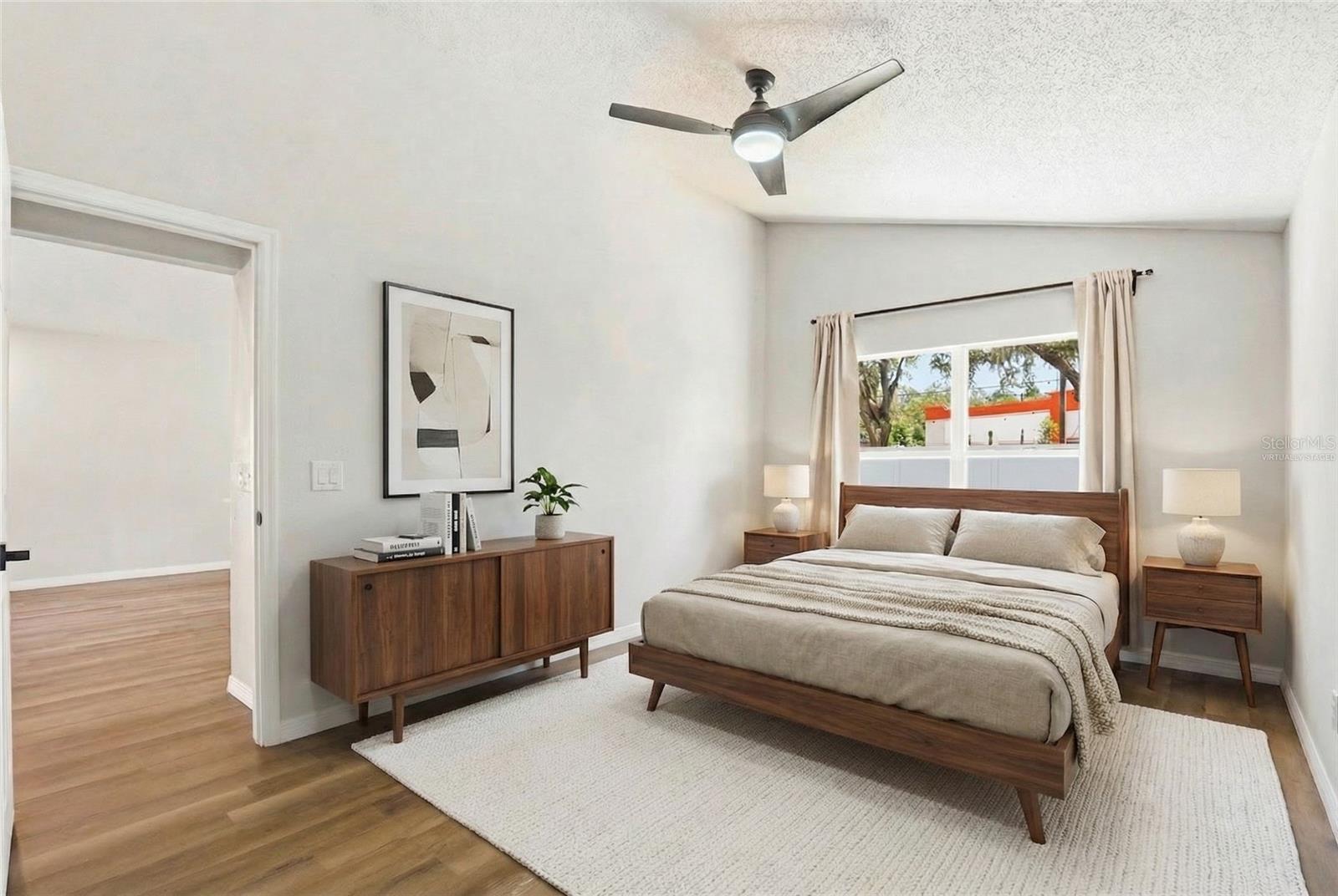 Listing photo id 25 for 5916 Lake Front Drive