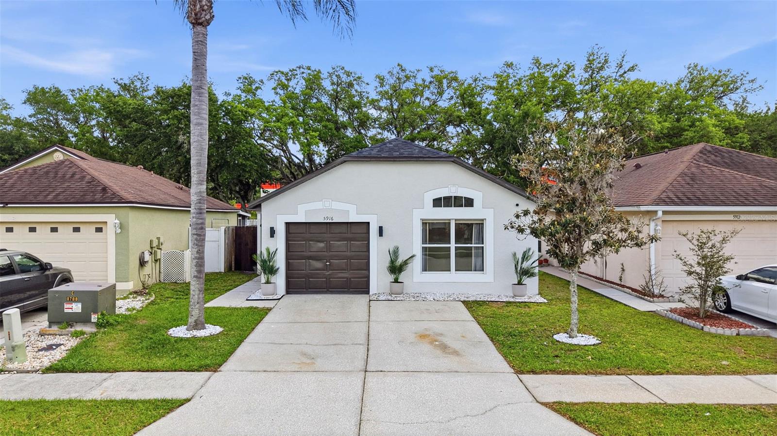 Listing photo id 1 for 5916 Lake Front Drive