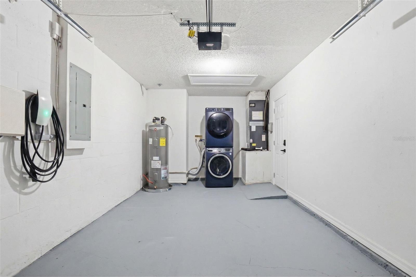 Listing photo id 29 for 5916 Lake Front Drive