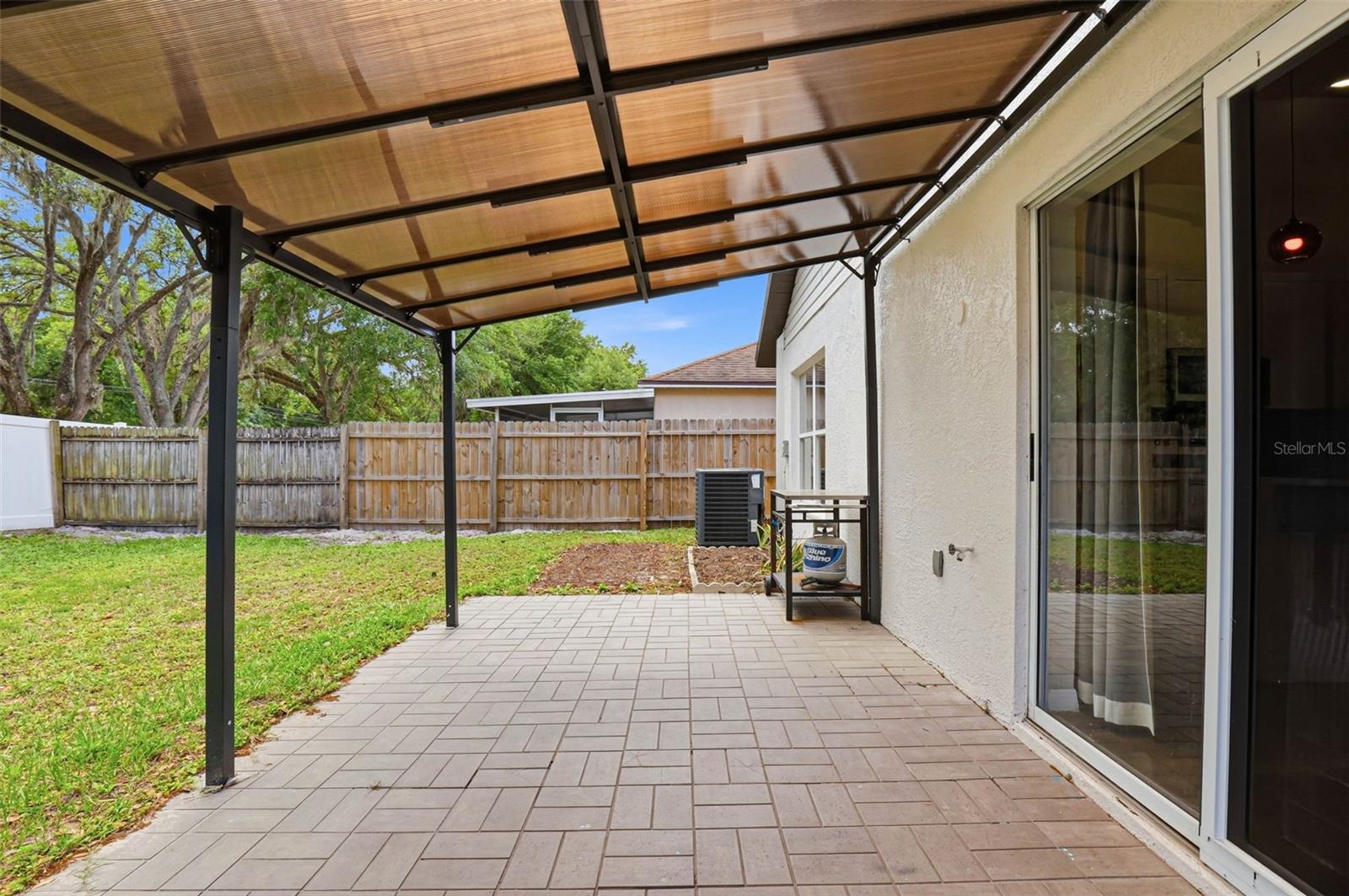 Listing photo id 30 for 5916 Lake Front Drive