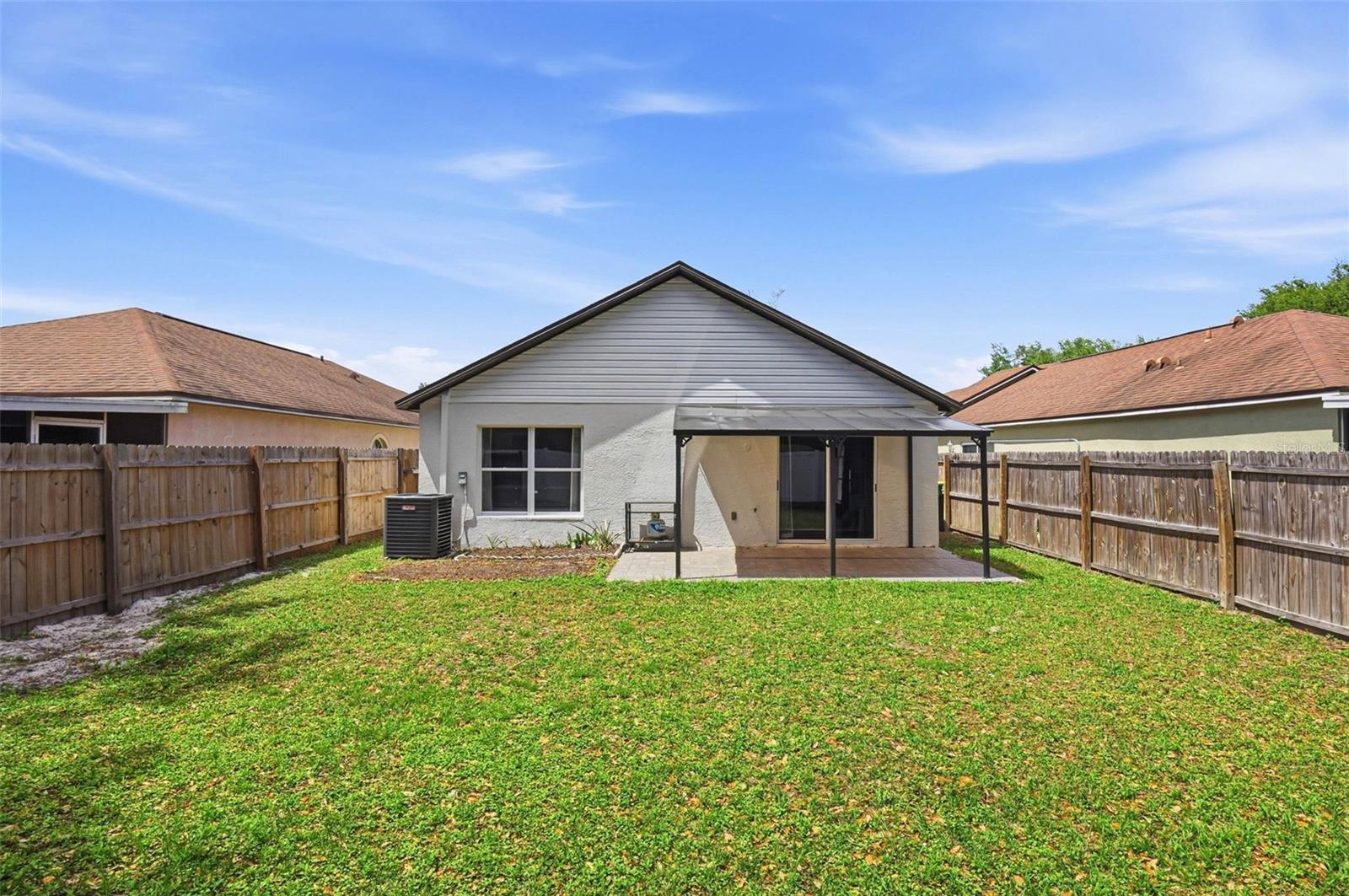 Listing photo id 31 for 5916 Lake Front Drive