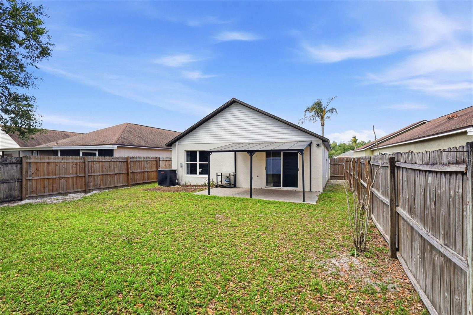 Listing photo id 34 for 5916 Lake Front Drive